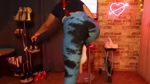 sara  foxy online show from 28, 7, 2026
