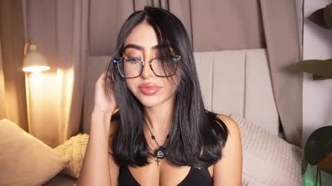 Sara  online show from 6, 4, 2026