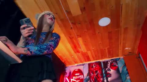 sara_buck online show from 24, 4, 2026