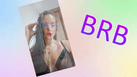 Snapshot of sara_carmona chatting on 1, 10, 2025 SARA online show from 1, 10, 2025