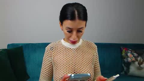 Im Sara I am happy to be here  online show from 6, 2, 2026