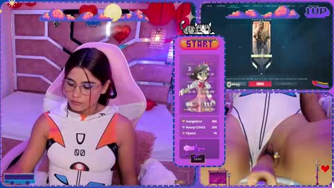 Snapshot of sara_hil chatting on 4, 3, 2025 Sara online show from 4, 3, 2025