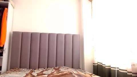 sara_johnson__ online show from 12, 1, 2026