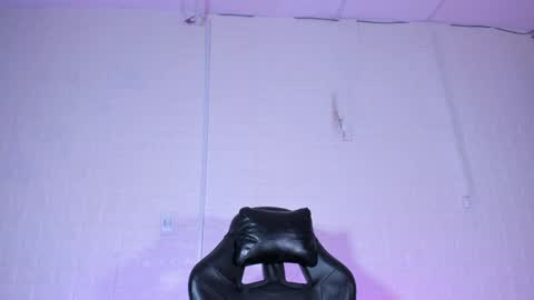 Sara Love online show from 8, 4, 2026