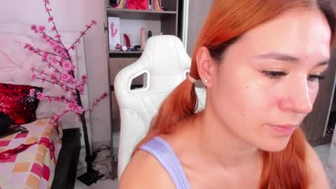 Snapshot of sara_martin_ chatting on 13, 12, 2024 sara online show from 13, 12, 2024