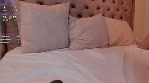 Sara Montes  online show from 17, 12, 2024