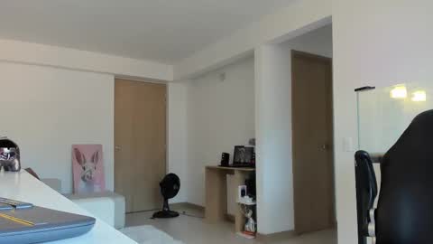 Snapshot of sara_oxford chatting on 9, 9, 2025 Sara online show from 9, 9, 2025