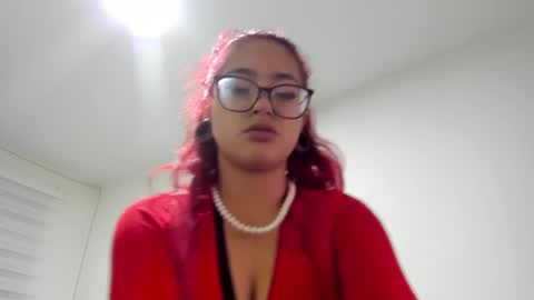 Snapshot of sara_red_x chatting on 2, 4, 2026 sara_red_x online show from 2, 4, 2026