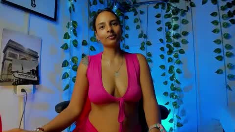 Snapshot of sara_thompson01 chatting on 12, 9, 2025 SARA online show from 12, 9, 2025