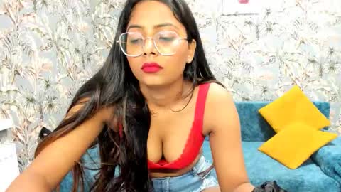 saraa_jayy online show from 19, 9, 2025