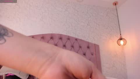 Sara  online show from 5, 4, 2026