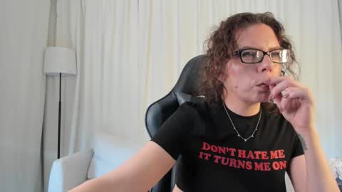 Sara Desire online show from 5, 3, 2026