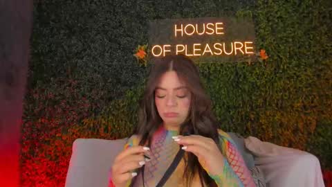 Sarah Bonneth online show from 27, 2, 2026