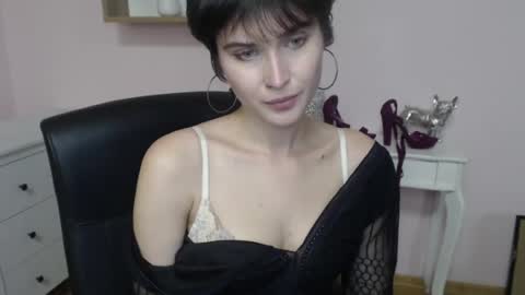 Sarah online show from 11, 6, 2026