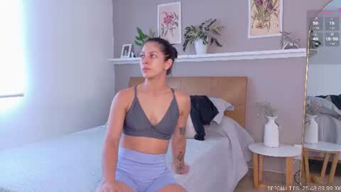 sarah_rayy online show from 3, 7, 2026