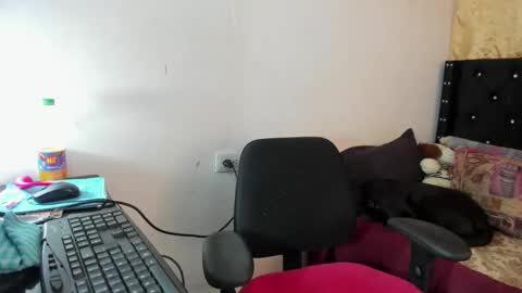 Snapshot of sarah_sweett chatting on 30, 9, 2025 Sarah online show from 30, 9, 2025