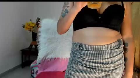 Snapshot of sarah_sweett chatting on 26, 10, 2025 Sarah online show from 26, 10, 2025