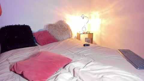 Sarah and Erik online show from 11, 11, 2025