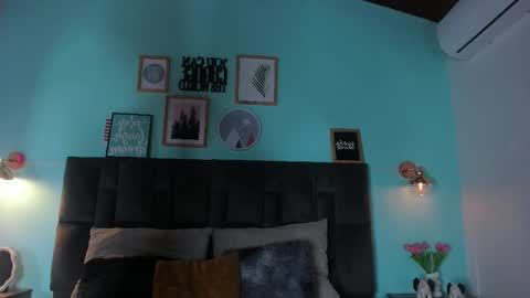 Snapshot of sarahevans__ chatting on 25, 2, 2025 Sarah Evans online show from 25, 2, 2025