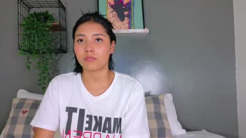 Snapshot of sarahevans__ chatting on 11, 11, 2025 Sarah Evans online show from 11, 11, 2025