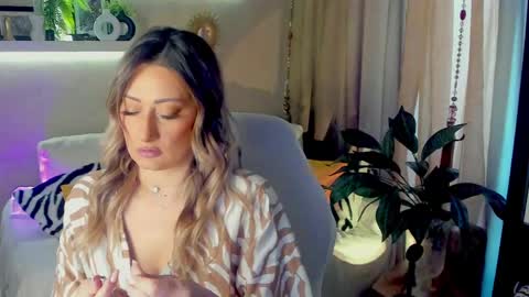 Divine Sarah NONUDE model online show from 10, 5, 2026