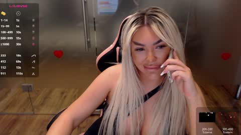 Snapshot of sarahstone_ chatting on 7, 7, 2026 Sarah online show from 7, 7, 2026