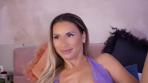 Snapshot of sarajennyfer chatting on 24, 7, 2026 Jenny online show from 24, 7, 2026