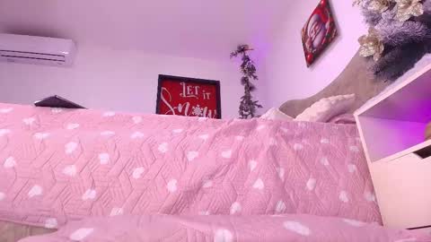 Sara  online show from 5, 12, 2025