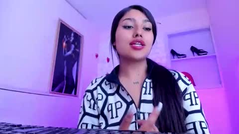 sarastonesx online show from 16, 10, 2025