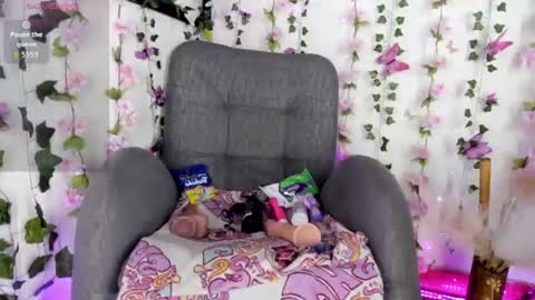 saray__jones online show from 25, 7, 2026