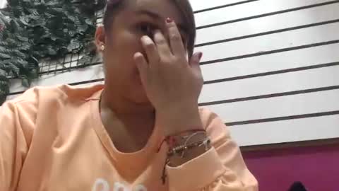 Snapshot of sarayx chatting on 5, 11, 2025 mery online show from 5, 11, 2025