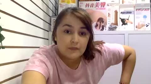 Snapshot of sarayx chatting on 15, 11, 2025 mery online show from 15, 11, 2025