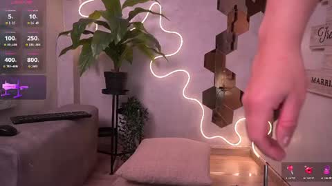 Snapshot of saritas_ chatting on 10, 8, 2026 SARA online show from 10, 8, 2026