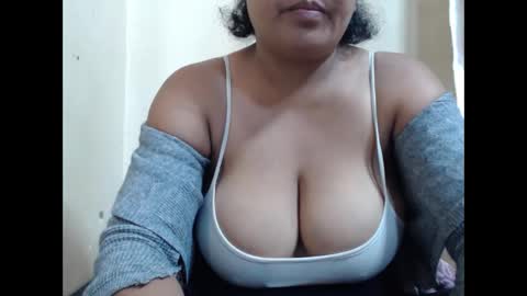 Snapshot of saronette chatting on 6, 6, 2026 saronette online show from 6, 6, 2026