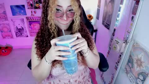 Snapshot of sashaa_love chatting on 5, 6, 2026 Tattie online show from 5, 6, 2026