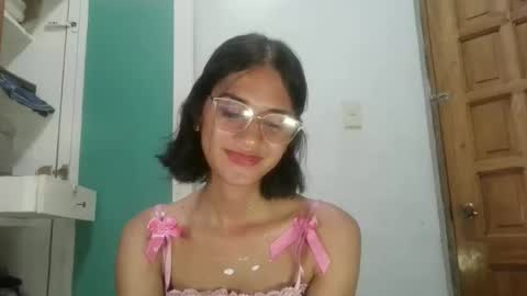 Snapshot of sashafuckss chatting on 13, 4, 2026 Call Me Sasha online show from 13, 4, 2026