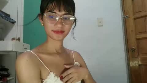 Snapshot of sashafuckss chatting on 15, 4, 2026 Call Me Sasha online show from 15, 4, 2026