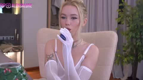 Snapshot of sashalore chatting on 18, 5, 2026 sashalore online show from 18, 5, 2026