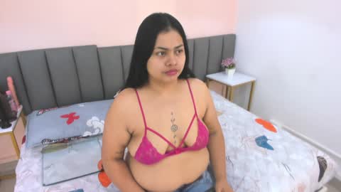 Manuela  online show from 4, 2, 2025