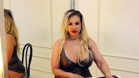 Snapshot of sashavaughn chatting on 6, 1, 2025 Sasha online show from 6, 1, 2025