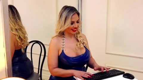 Snapshot of sashavaughn chatting on 10, 1, 2025 Sasha online show from 10, 1, 2025