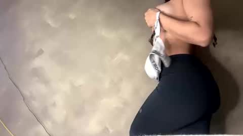 Snapshot of sassylilah chatting on 17, 11, 2025 Lilah online show from 17, 11, 2025