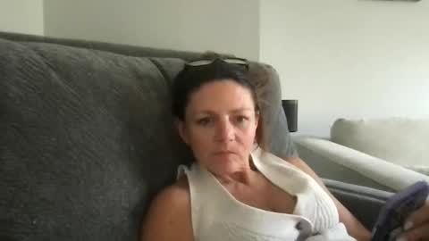 sassynsweetmilf online show from 14, 4, 2026