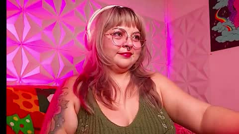 Gina George online show from 19, 12, 2025