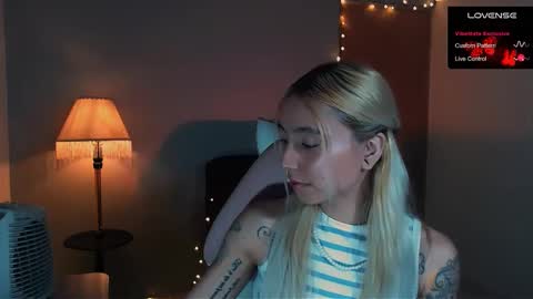 Snapshot of saucy_jenn1 chatting on 17, 1, 2025 I AM JENN online show from 17, 1, 2025