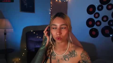 Snapshot of saucy_jenn1 chatting on 21, 2, 2025 I AM JENN online show from 21, 2, 2025