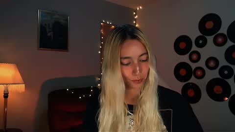 Snapshot of saucy_jenn1 chatting on 23, 2, 2025 I AM JENN online show from 23, 2, 2025