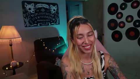 Snapshot of saucy_jenn1 chatting on 9, 3, 2025 I AM JENN online show from 9, 3, 2025