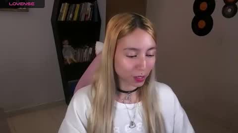 Snapshot of saucy_jenn1 chatting on 17, 10, 2025 I AM JENN online show from 17, 10, 2025