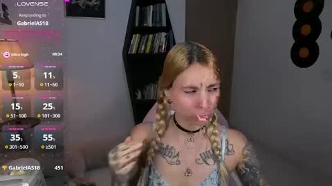 Snapshot of saucy_jenn1 chatting on 19, 10, 2025 I AM JENN online show from 19, 10, 2025